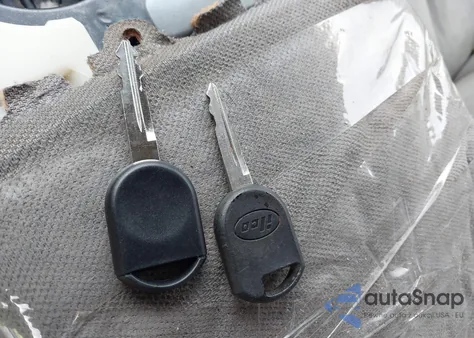 2005 Ford F-150 Lariat/Xl/Xlt from USA, damaged, VIN 1FTPX12505NB42531